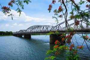 vietnam-catholic-tours-cau-trang-tien