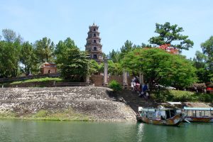 thienmupagoda-vietnamcatholictours