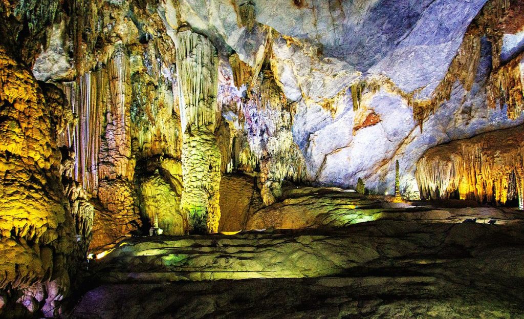 thien-duong-cave3 – Vietnam Catholic Tours